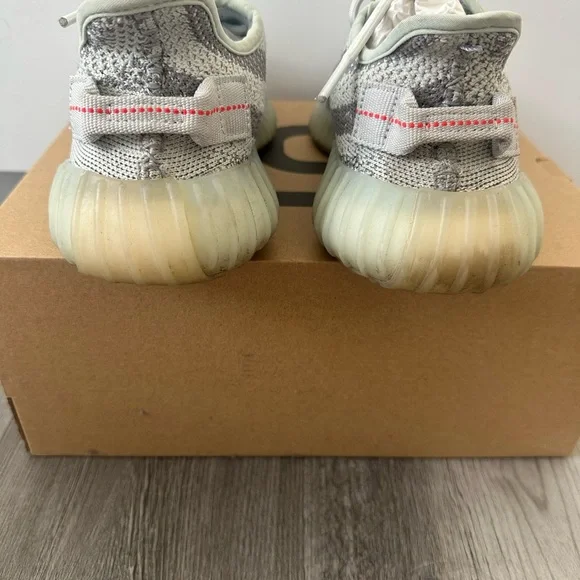 YEEZY BOOST 350 V2 BLUETIN SIZE 7 PREOWNED - Picture 2 of 9